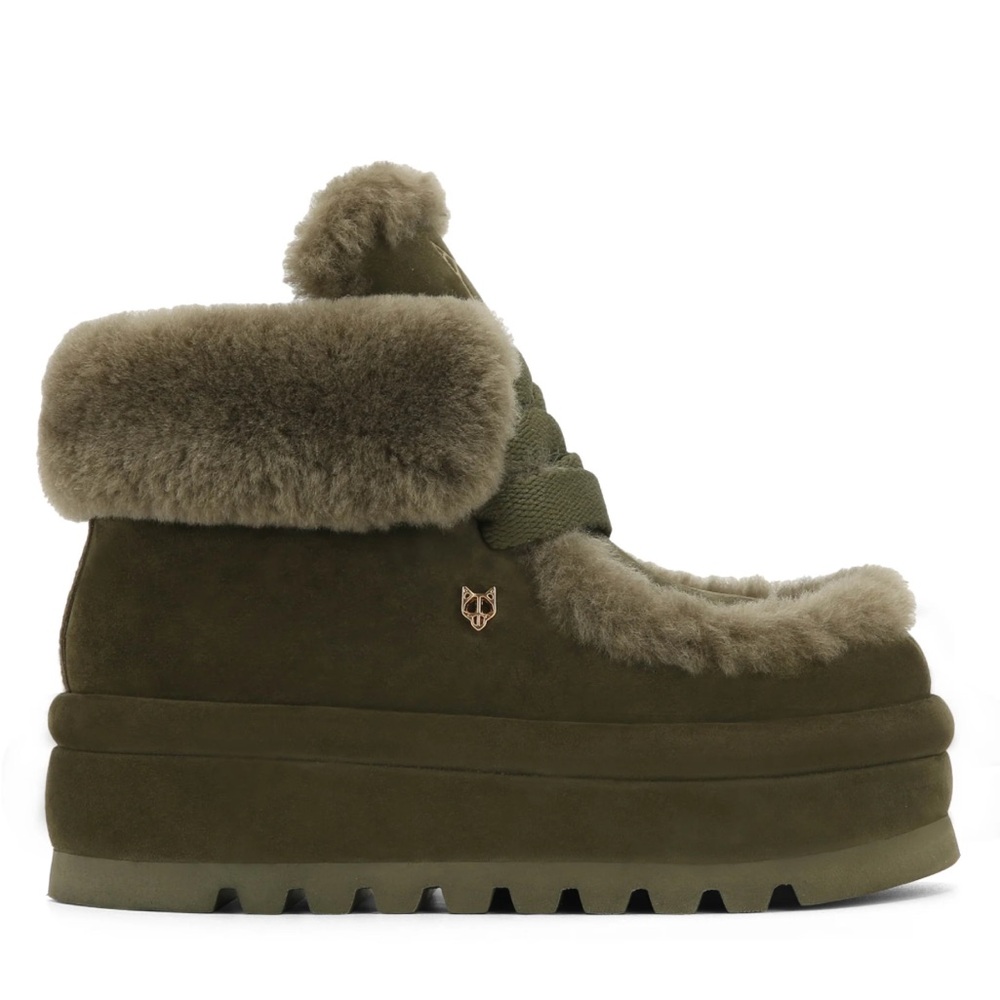 NWOT Women's Olive Green Fur-Lined Sneakers